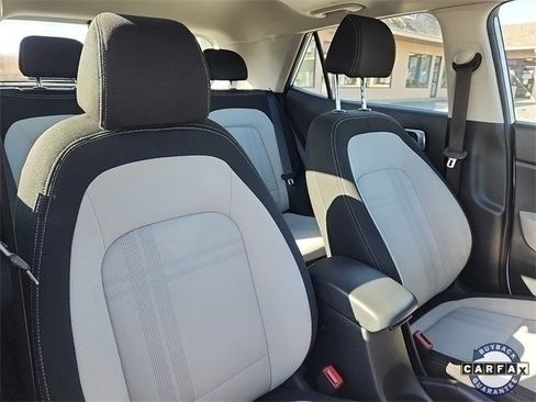 Used 2022 Hyundai Venue SEL image 31