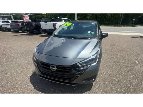 Used 2024 Nissan Versa SR FWD image 7