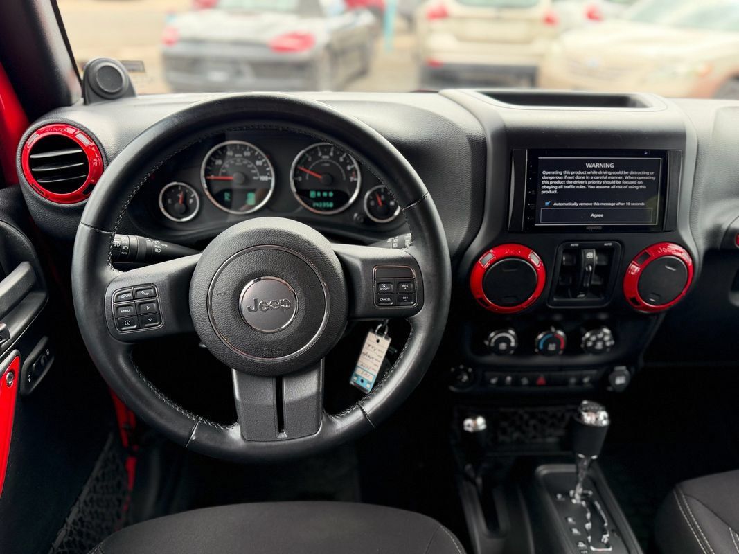 Used 2014 Jeep Wrangler Unlimited Rubicon w/ Connectivity Group AWD/4WD image 14