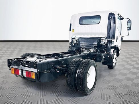New 2026 Isuzu NPR RWD image 4