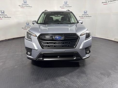 Used 2024 Subaru Forester Premium AWD/4WD image 2