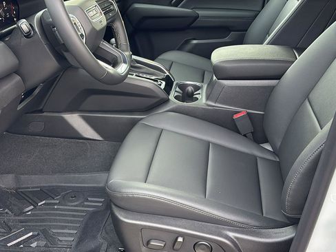 New 2026 GMC Canyon Elevation w/ Convenience Package image 14