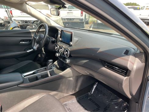 Used 2024 Nissan Sentra SR w/ SR Premium Package FWD image 32