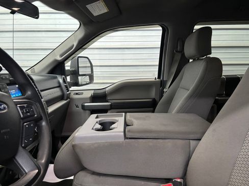 Used 2017 Ford F250 XLT w/ XLT Value Package AWD/4WD image 19