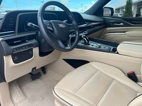 Used 2022 Cadillac Escalade Premium Luxury AWD/4WD image 11