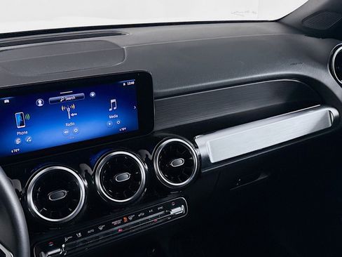 Used 2026 Mercedes-Benz GLB 250 image 20