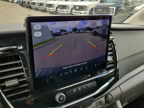 Used 2023 Ford Transit 350 XLT image 8