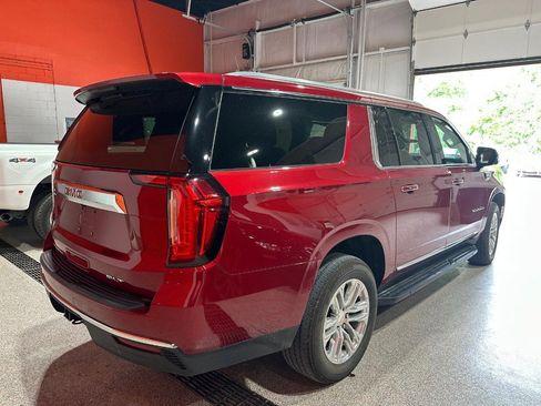 Used 2023 GMC Yukon XL SLT w/ SLT Premium Package AWD/4WD image 3