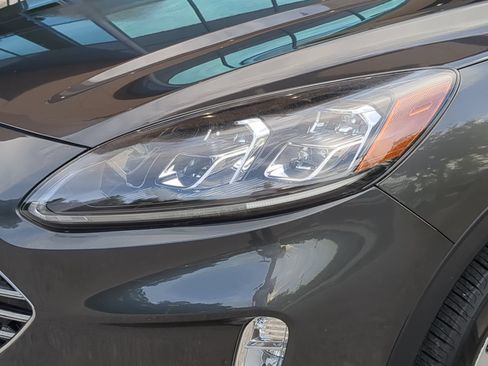 Certified 2020 Ford Escape Titanium w/ Titanium Premium Package 2.0 AWD/4WD image 44