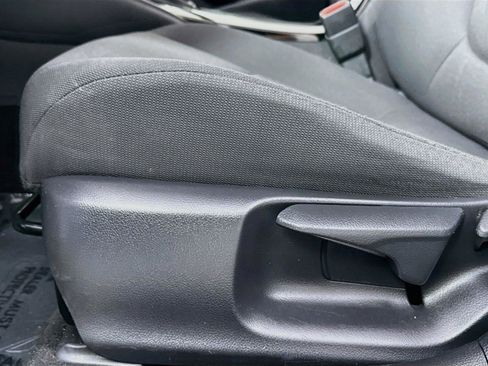 Used 2020 Toyota Corolla LE FWD image 24