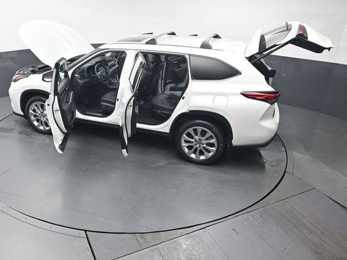 Used 2022 Toyota Highlander Limited AWD/4WD image 53
