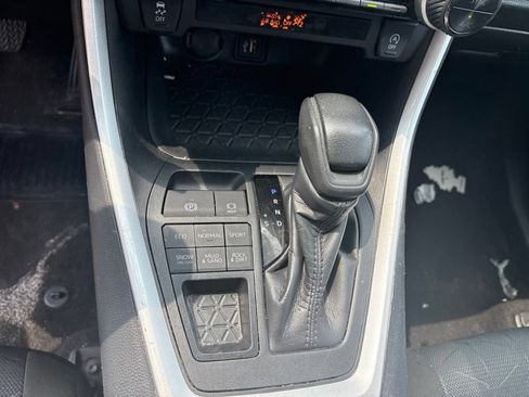 Used 2025 Toyota RAV4 XLE AWD/4WD image 19