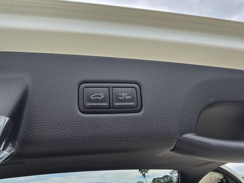 New 2026 Kia Carnival EX FWD image 11