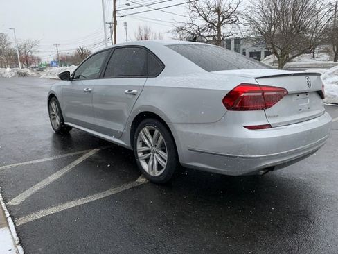 Used 2019 Volkswagen Passat 2.0T Wolfsburg w/ Wheels & Sunroof Package image 5