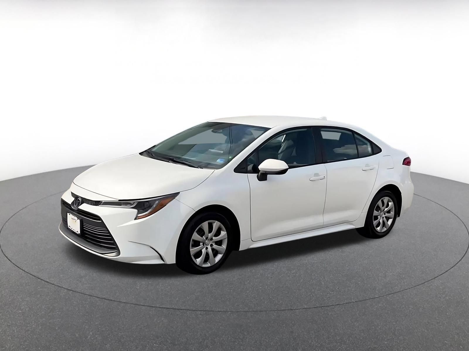 Used 2025 Toyota Corolla LE FWD image 7