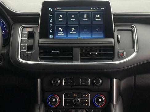 Used 2024 Chevrolet Suburban LT RWD image 17