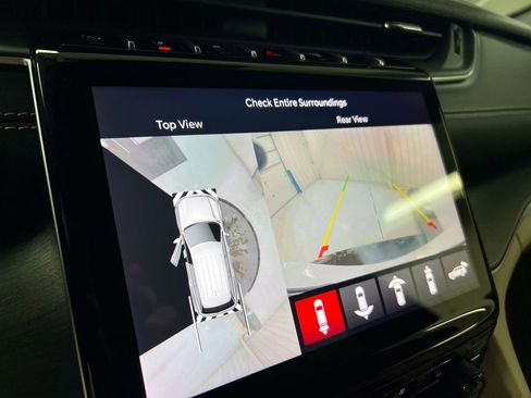 Used 2023 Jeep Grand Cherokee L Limited w/ Luxury Tech Group II image 16