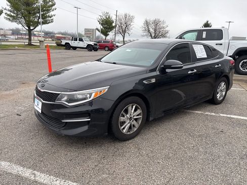 Used 2018 Kia Optima LX image 14