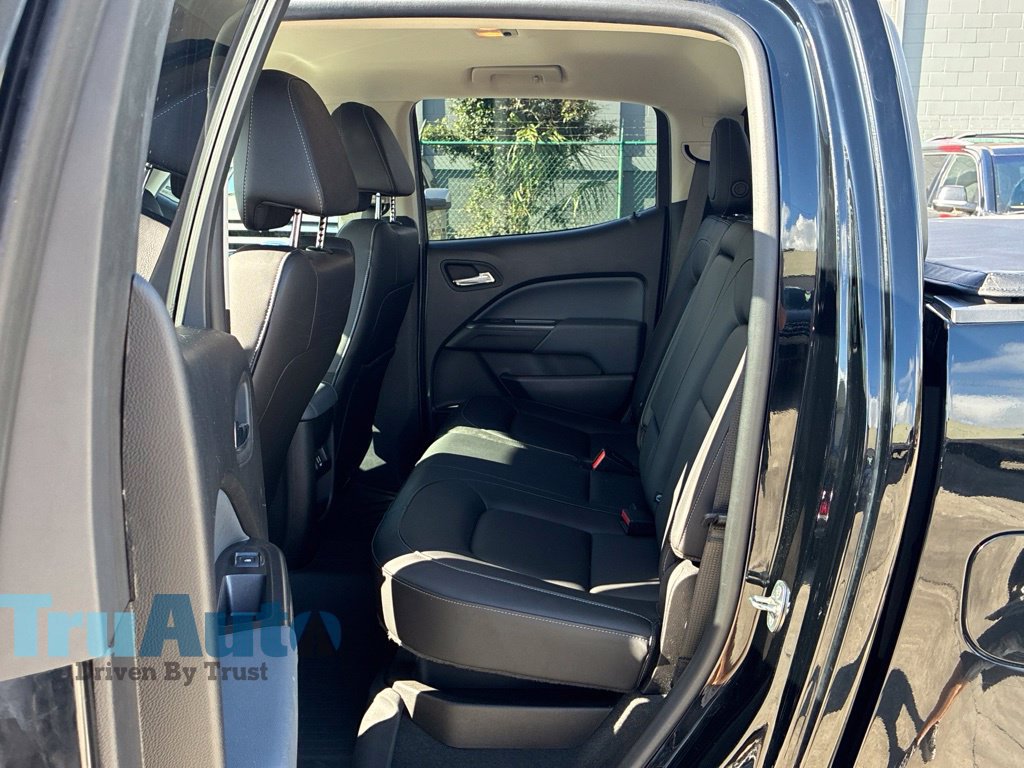 Used 2021 Chevrolet Colorado Z71 w/ Z71 Midnight Edition AWD/4WD image 38