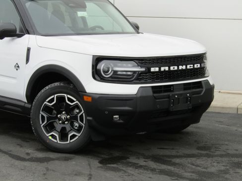 New 2025 Ford Bronco Sport Outer Banks w/ Outer Banks Tech Package+ AWD/4WD image 4
