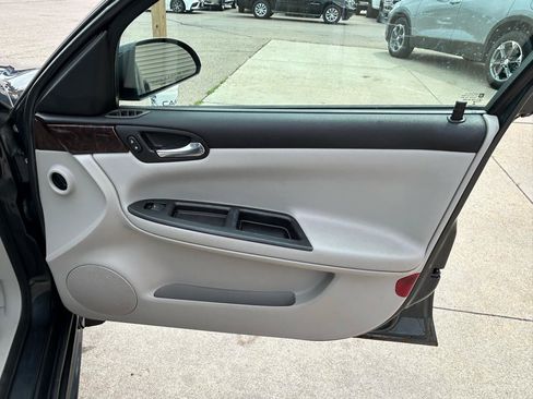 Used 2014 Chevrolet Impala LT w/ LT Sunroof Package FWD image 16