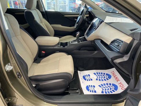 Used 2025 Subaru Outback Premium w/ Popular Package #1A AWD/4WD image 34