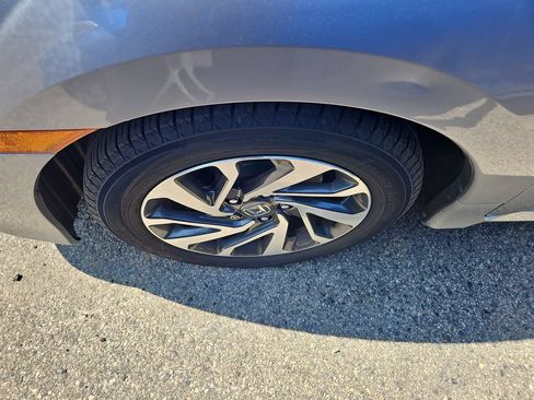 Used 2016 Honda Civic EX image 3