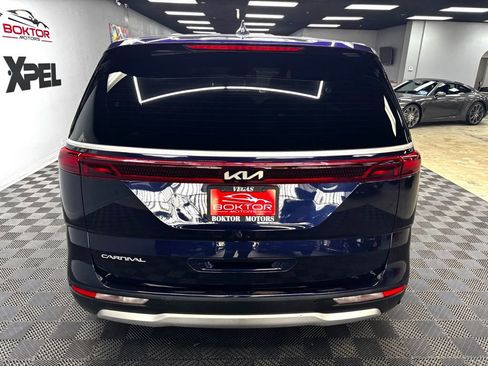Used 2024 Kia Carnival LX image 13