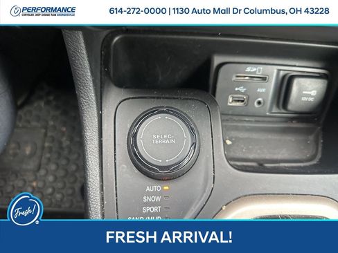 Used 2017 Jeep Cherokee Latitude w/ Safety/Convenience Group image 22