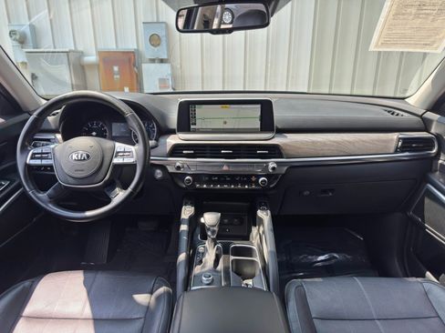 Used 2020 Kia Telluride EX w/ EX Premium Package FWD image 12