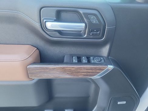 Used 2020 Chevrolet Silverado 1500 High Country w/ Technology Package image 20