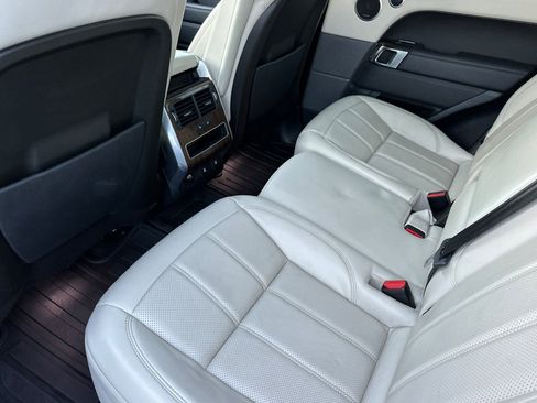 Used 2019 Land Rover Range Rover Sport HSE image 12