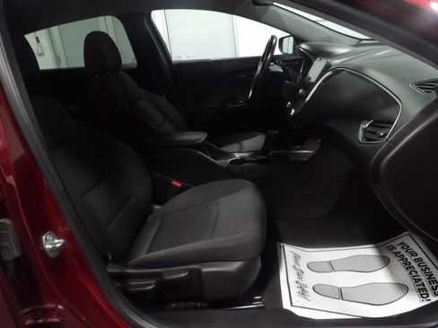 Used 2016 Chevrolet Malibu LT FWD image 11