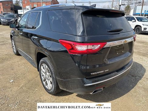 Used 2021 Chevrolet Traverse Premier image 3