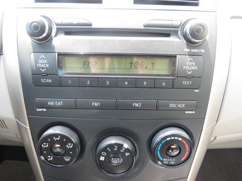 Used 2010 Toyota Corolla FWD image 17