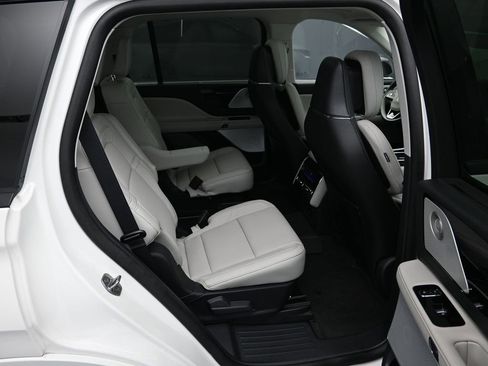 New 2025 Lincoln Aviator Reserve w/ Equipment Group 201A image 24
