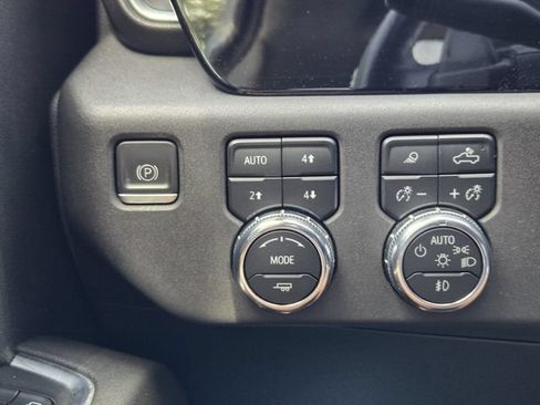Used 2022 GMC Sierra 1500 SLT AWD/4WD image 28