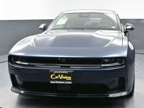 Used 2025 Dodge Charger R/T w/ Sun & Sound Package image 5