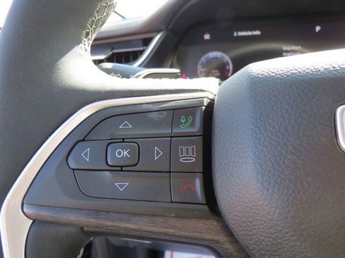 Used 2023 Jeep Grand Cherokee Limited image 15