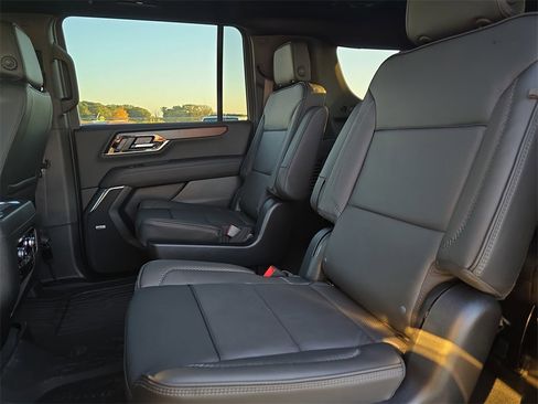 New 2026 GMC Yukon XL Denali w/ Sun & Power Step Package image 15