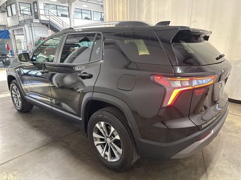 Used 2025 Chevrolet Equinox LT w/ Convenience Package II image 6