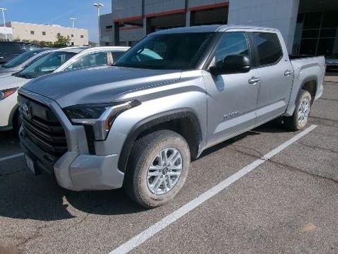 Used 2025 Toyota Tundra SR5 w/ SR5 Premium Package image 14