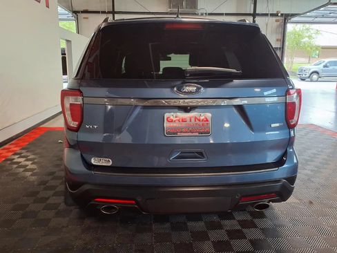 Used 2018 Ford Explorer XLT w/ Equipment Group 202A AWD/4WD image 6