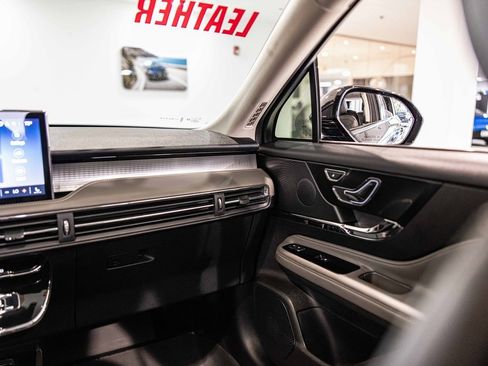 Used 2024 Lincoln Corsair Reserve w/ Jet Appearance Package image 35