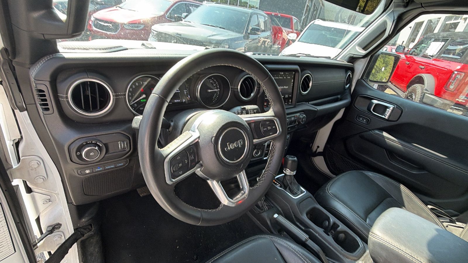 Used 2023 Jeep Wrangler Unlimited Sahara AWD/4WD image 23