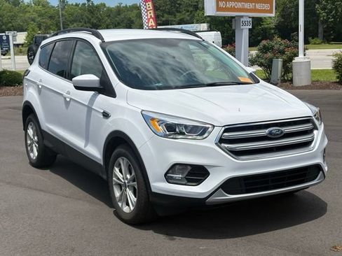 Used 2017 Ford Escape SE w/ Equipment Group 201A FWD image 7