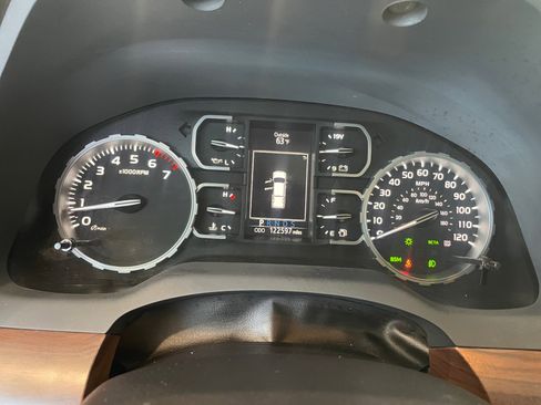 Certified 2019 Toyota Tundra Limited w/ Limited Premium Package image 10