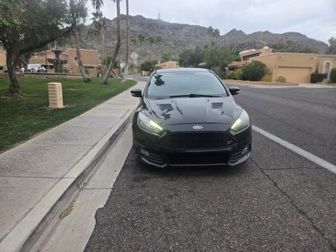 Used 2017 Ford Focus ST image 8