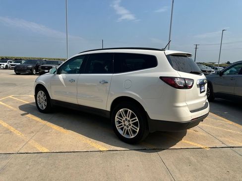 Used 2015 Chevrolet Traverse LT w/ Style and Technology Package FWD image 5