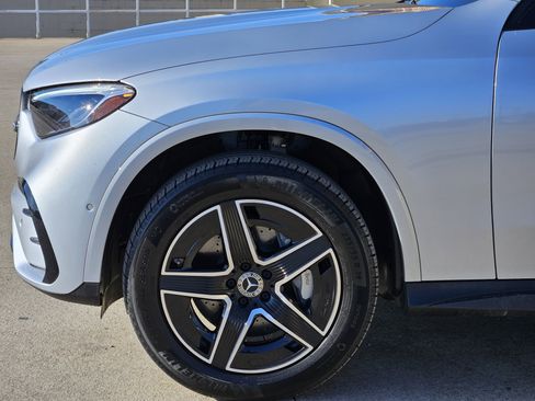 Certified 2025 Mercedes-Benz GLC 300 4MATIC image 11